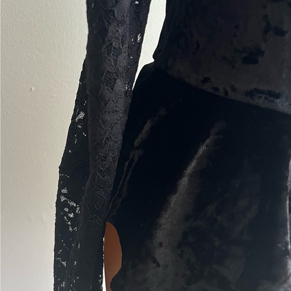 NWT Caroline Costas Top with Open back, Size S - Picture 6 of 8